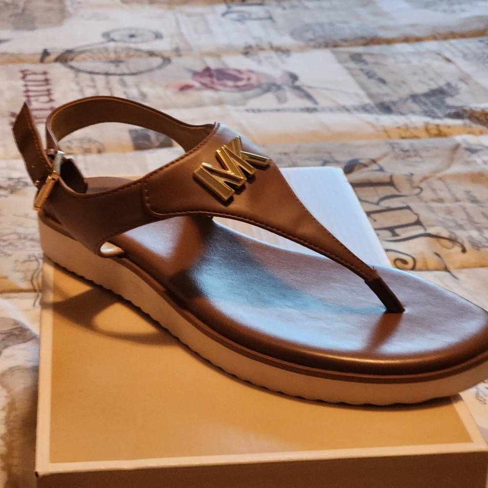 Tan Michael Kors sandals new never worn 6 1/2